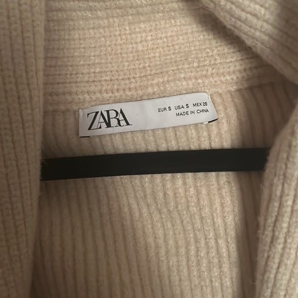 ZARA sleeveless cardigan - Picture 2 of 3